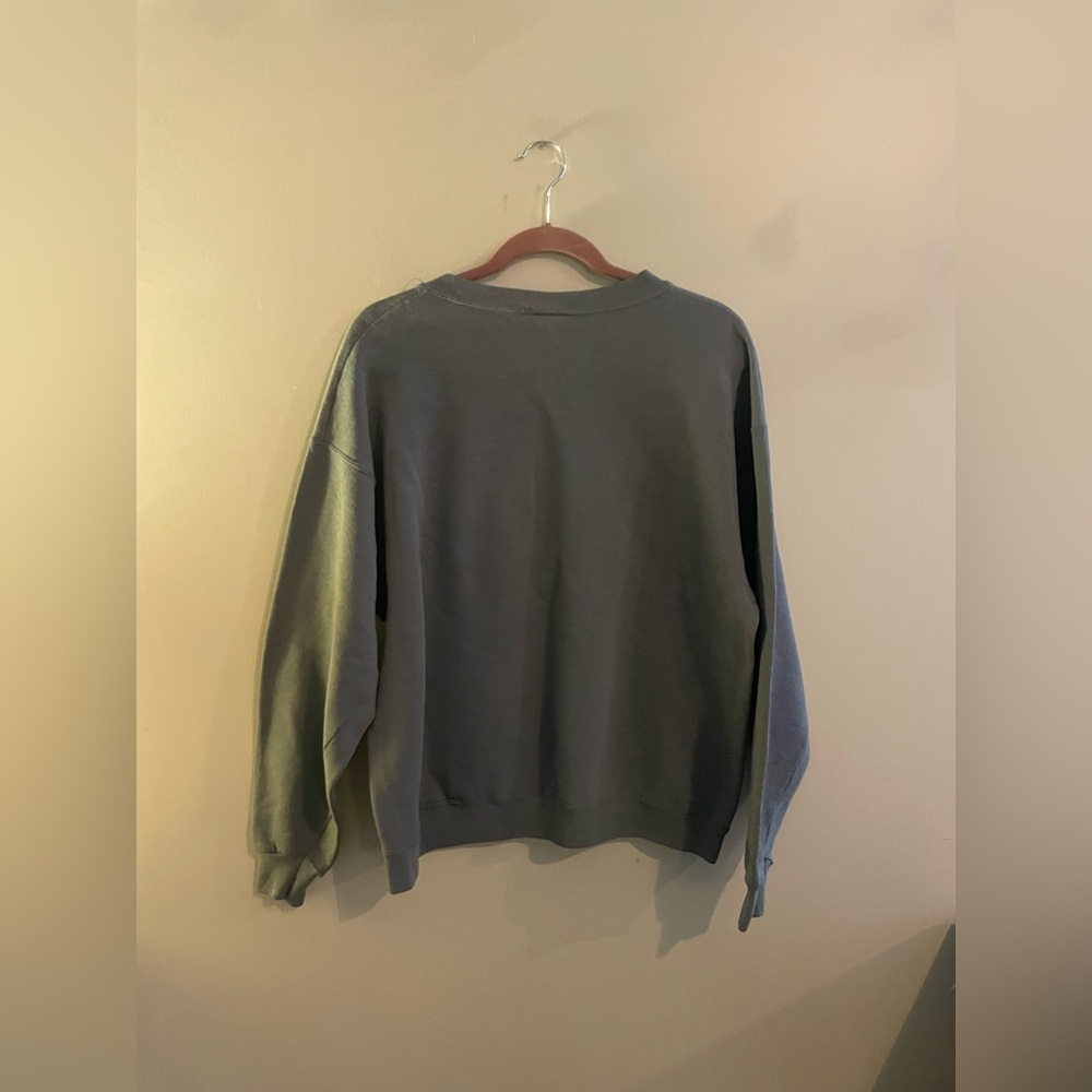 Vintage Feliz Navidad Embroidered Christmas Gray Sweatshirt - Picture 6 of 6
